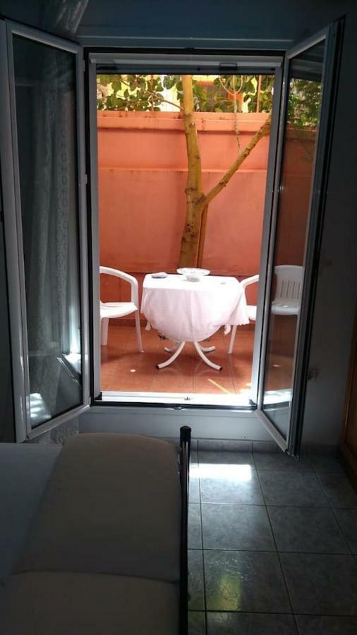 Lazarus Apartments Monemvasía Exterior foto